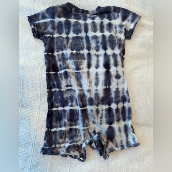 Burt’s Bees 6-9M Shortie Romper - Picture 3 of 3